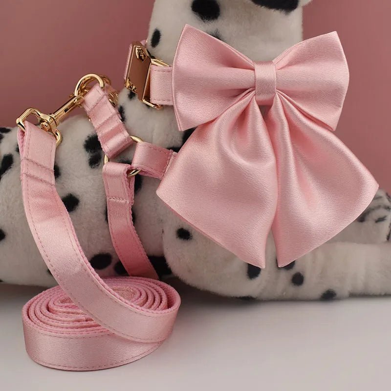 Petspuff Personalised Pink Print Dog Collar & Lead for Medium & Large Dogs – Engraved Name Tag & Bow